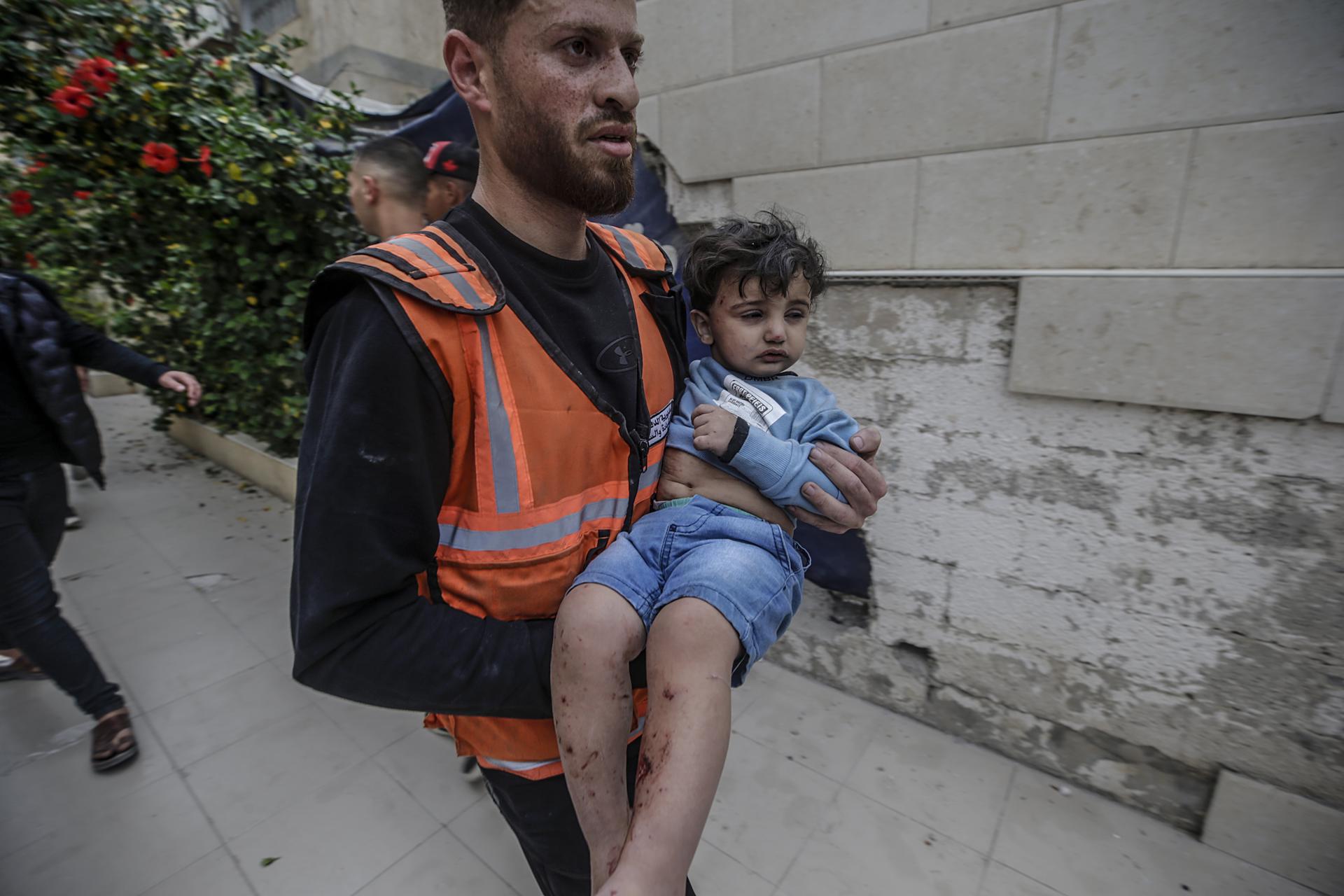 Israel vuelve a dejar ingresar comida a Gaza, pero no por razones humanitarias