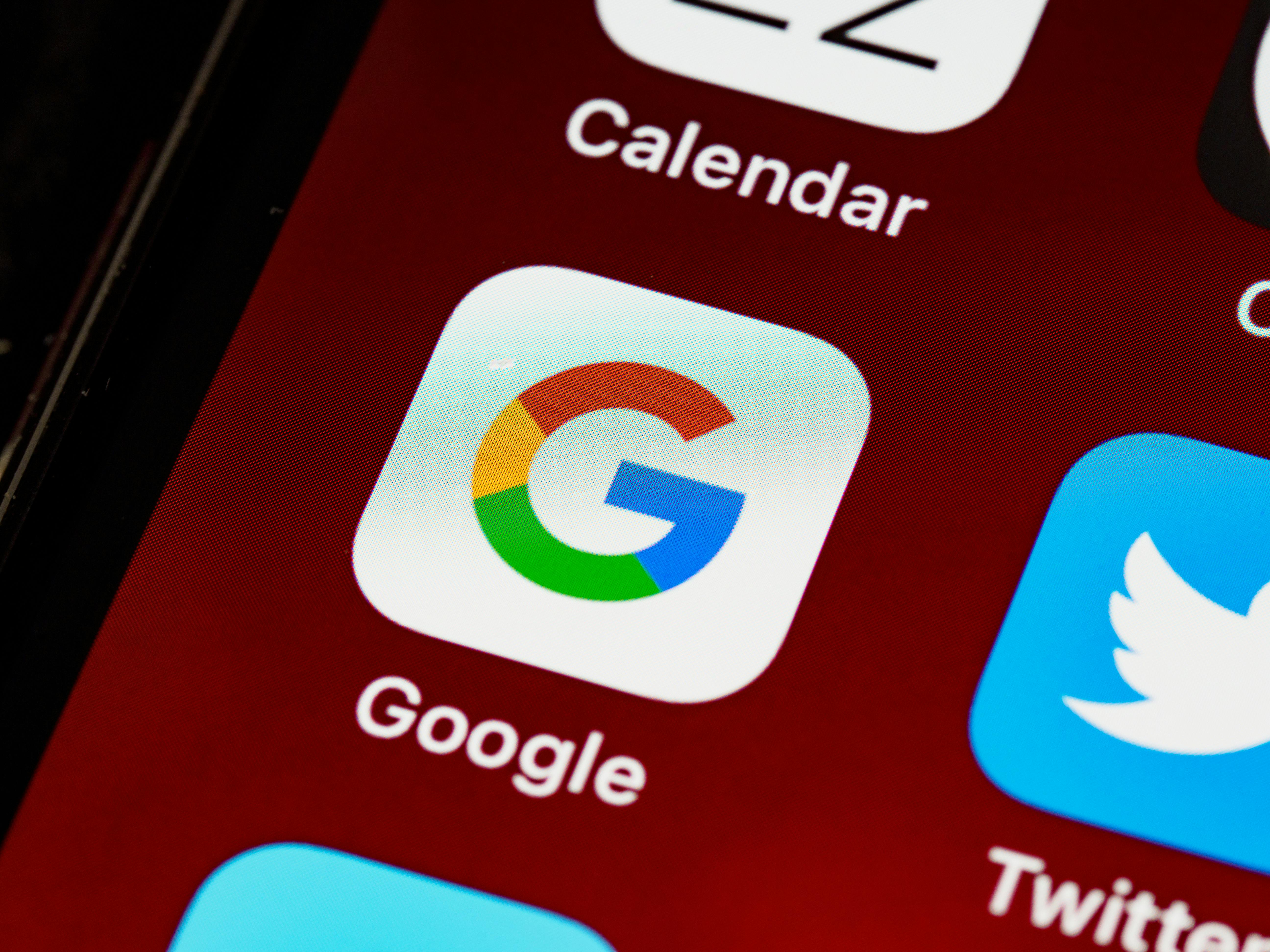 Google y Mintic lanzan becas en tecnología: así puede acceder