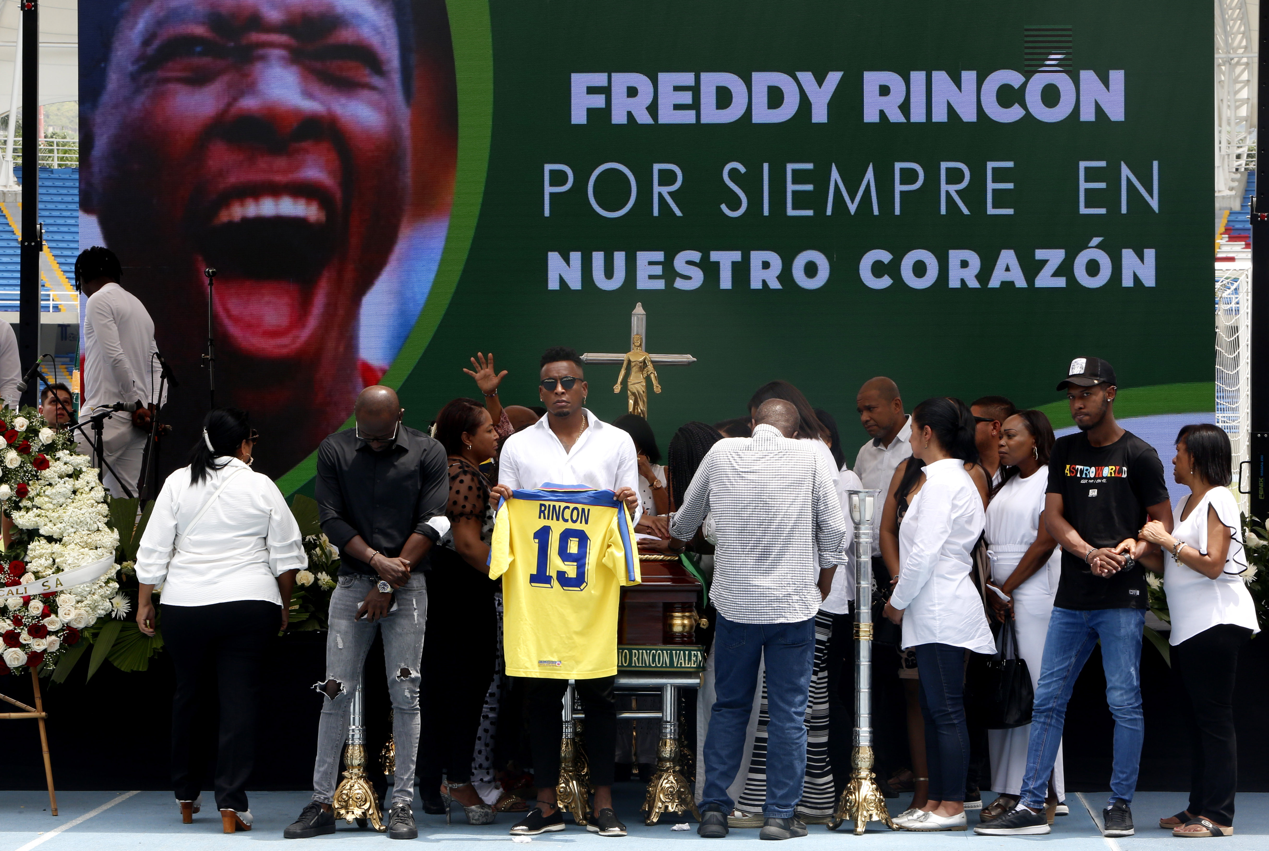 Sentida despedida a Freddy Rincón en el estadio Pascual Guerrero