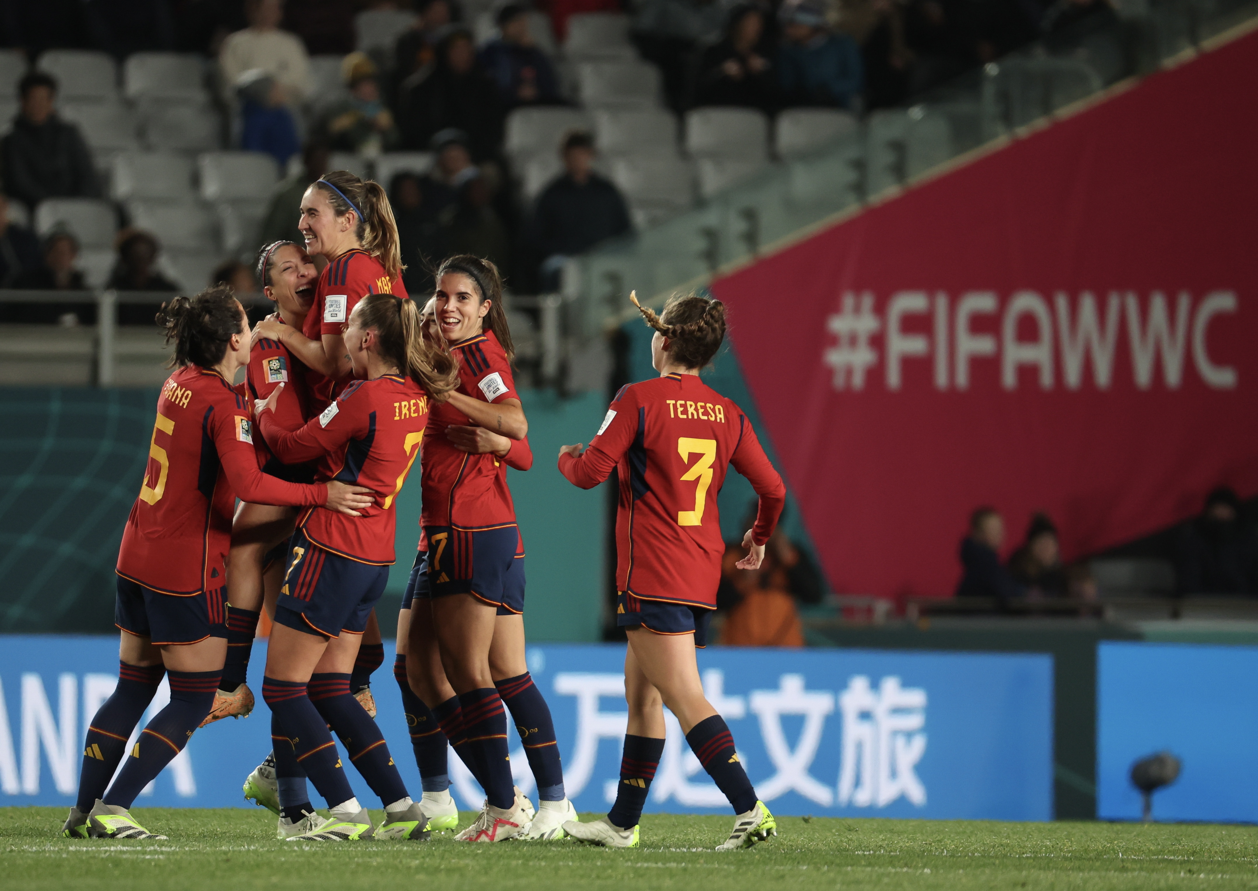 Dos de las favoritas, España y Japón, primeras clasificadas a octavos del Mundial