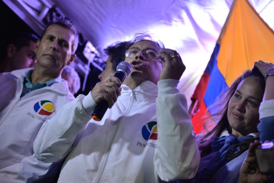 Petro vuelve a la plaza pública a impulsar “otro tipo de sí” al plebiscito