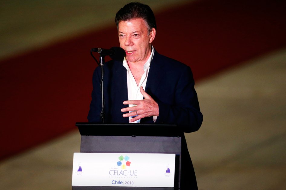 Santos dice habría bajado índices de pobreza antes de lo previsto