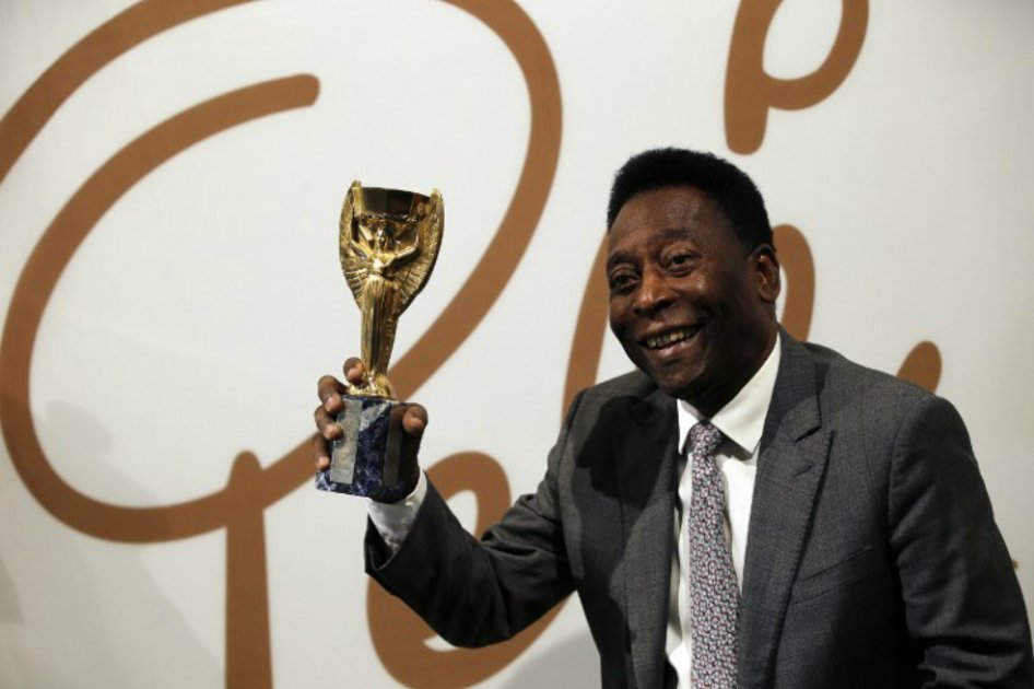 La subasta de los objetos símbolos de la vida de Pelé recaudó 5 millones de dólares