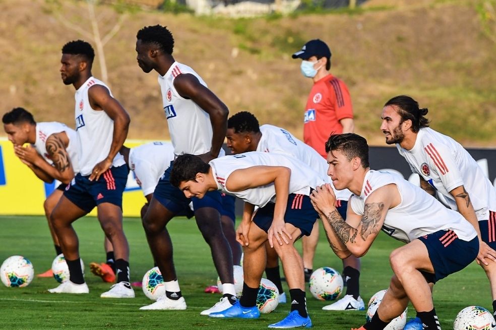 La selección de Colombia en los entrenamientos previos a su duelo contra Perú.