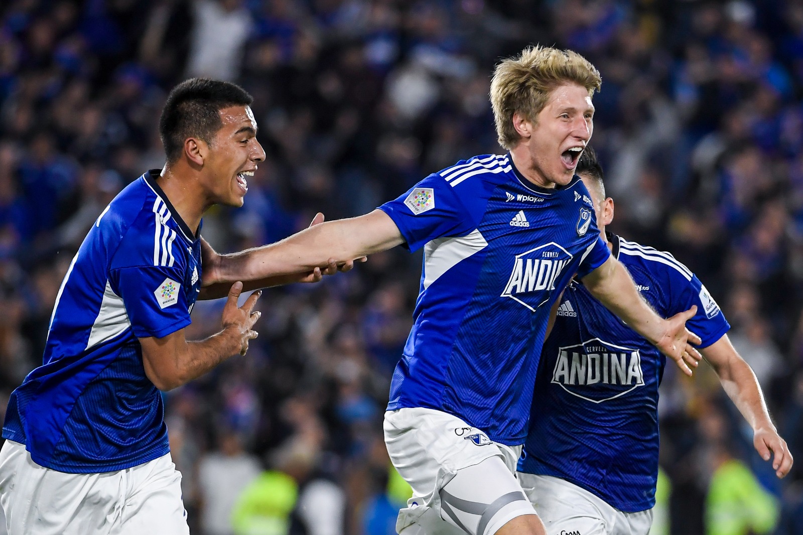 Con esta victoria, Millonarios alcanza el quinto puesto de la Liga BetPlay. Los de Alberto Gamero suman 19 puntos y tienen una diferencia de gol de cero.