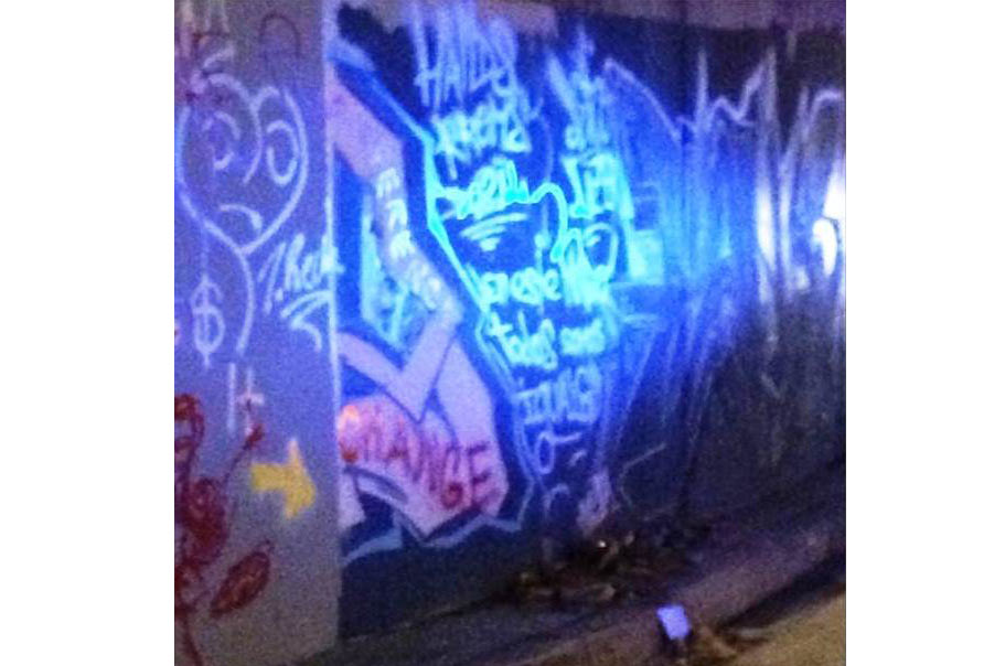 Justin Bieber realizó varios grafitis en las paredes de Bogotá