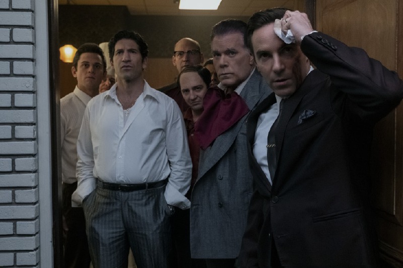 Alessandro Nivola, en medio de “Los santos de la mafia”