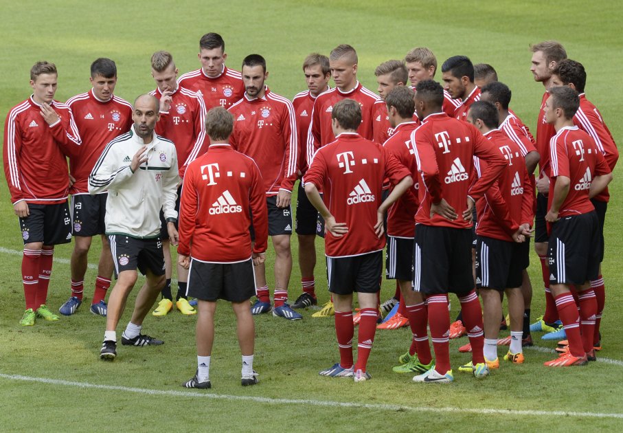 Pep Guardiola dirige su primer entrenamiento en el Bayern