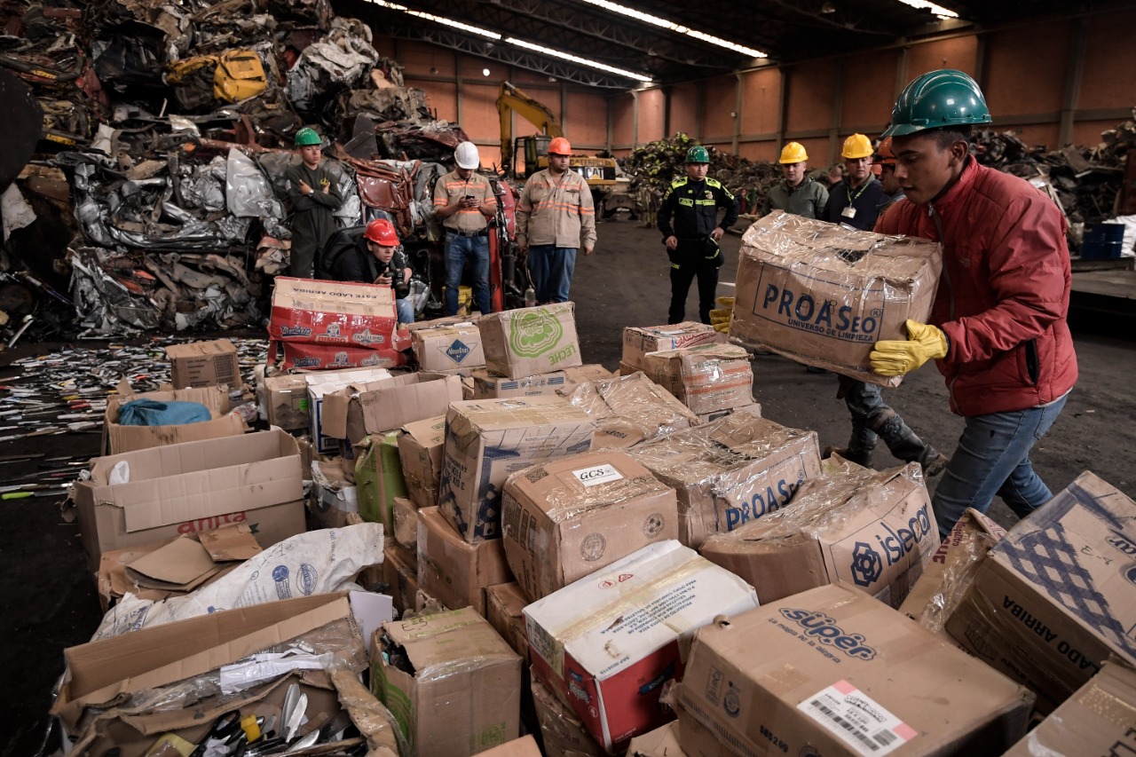 Material que, en la mañana de este 1 de noviembre, se destruyó de manera controlada en Mosquera, Cundinamarca, en la empresa Recuperaciones Naranjo, compañía comercializadora de materiales ferrosos habilitada para la desintegración de vehículos.