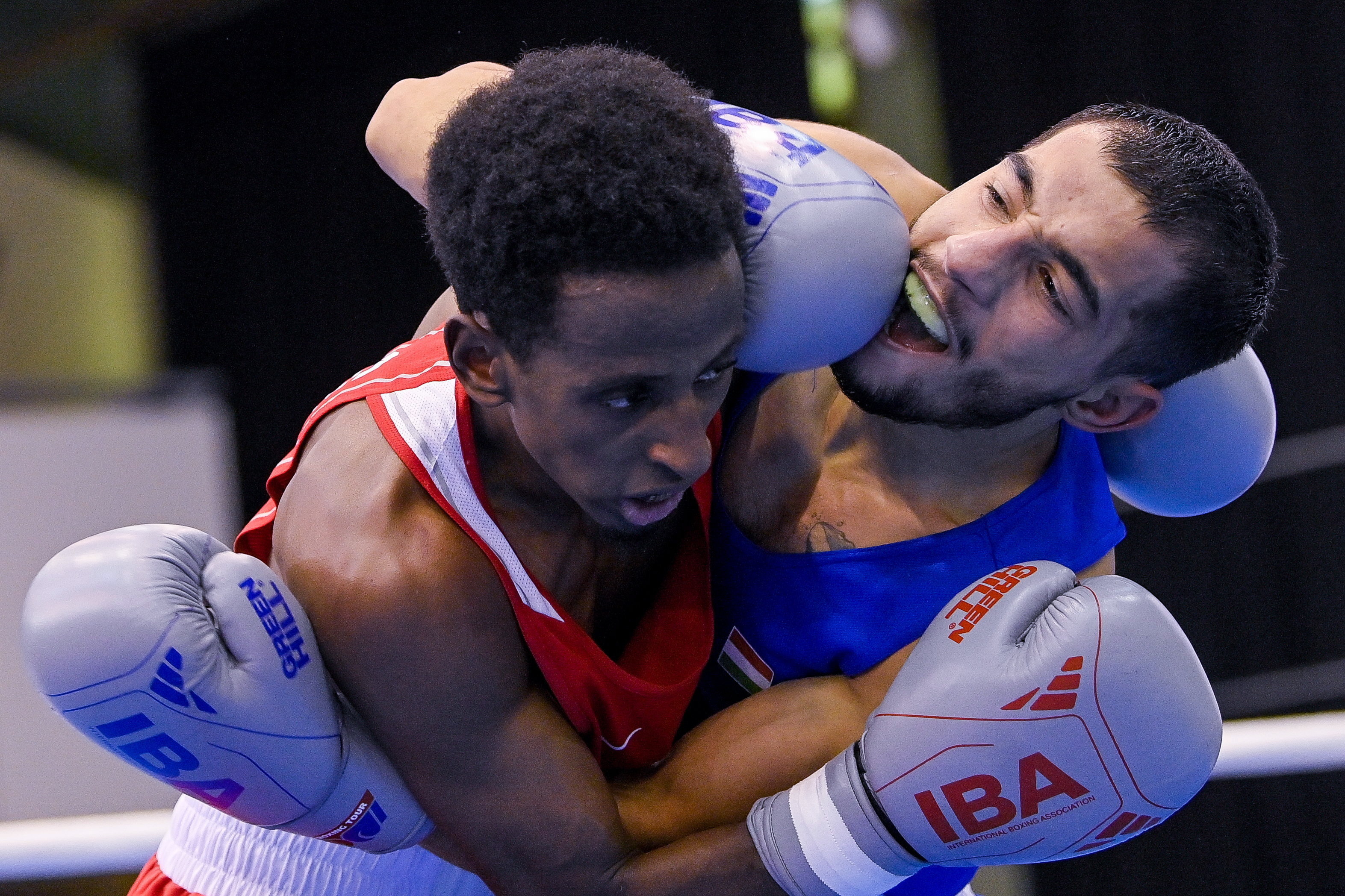 Debrecen (Hungary), 10/02/2023.- Attila Bernath of Hungary (blue) fights Salah Ibrahim of Germany during the semi final of the men's 51kg category of the 67th Bocskai Istvan International Memorial Boxing Tournament in Debrecen, northeastern Hungary, 10 February 2023. (Alemania, Hungría) EFE/EPA/Zsolt Czegledi HUNGARY OUT