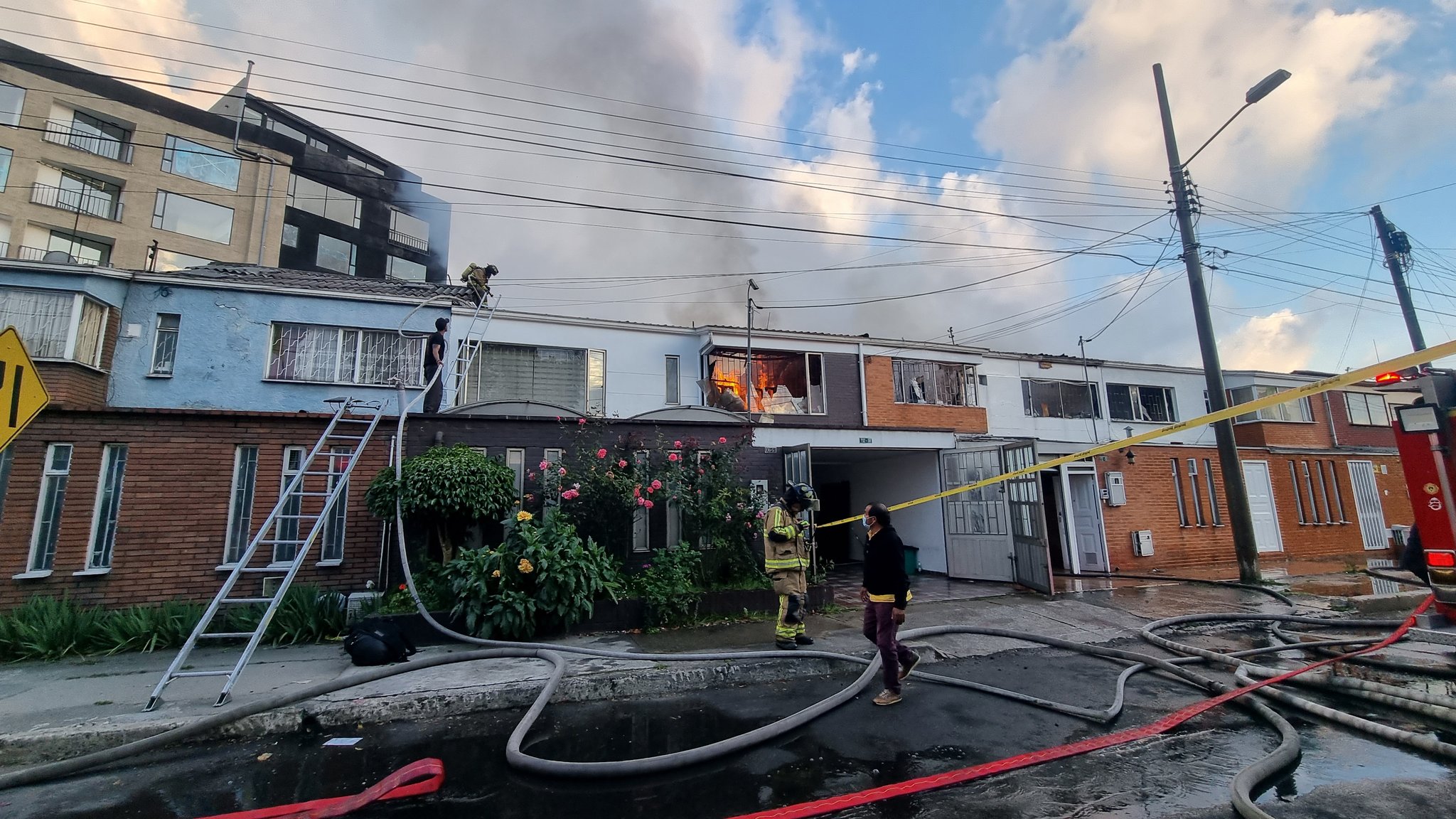 Incendio en el norte de Bogotá afectó cuatro viviendas