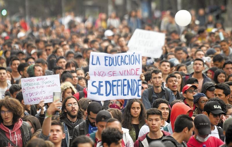 Encapuchados empañaron gran muestra de solidaridad estudiantil