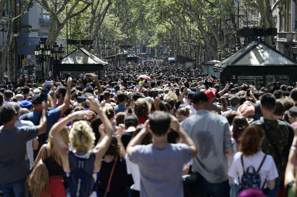 Así fue el minuto de silencio por las víctimas de los atentados en España