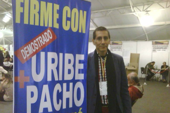 Estalla polémica en La U por foto de Jimmy Chamorro en convención uribista