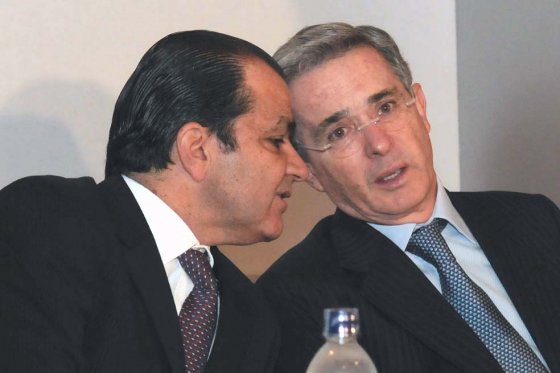 El excandidato Óscar Iván Zuluaga y el expresidente Álvaro Uribe. / El Espectador