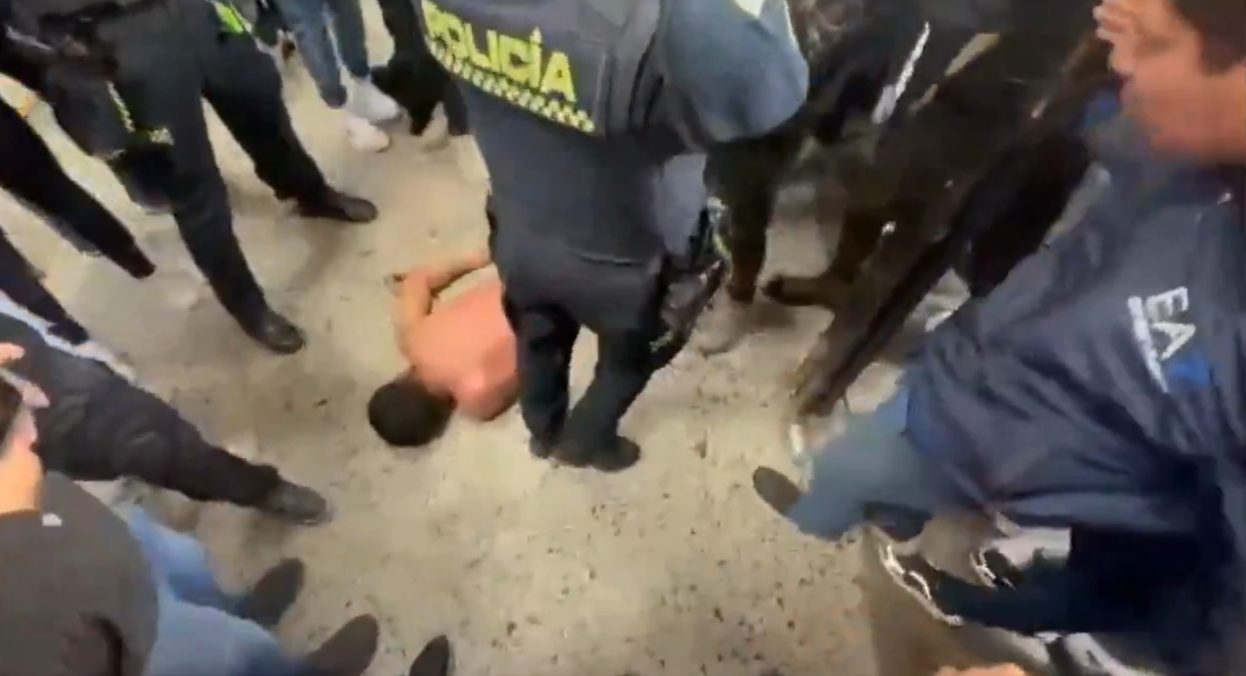 Pareja de sicarios fue agredida en San Andresito de la 38. Uno de ellos murió