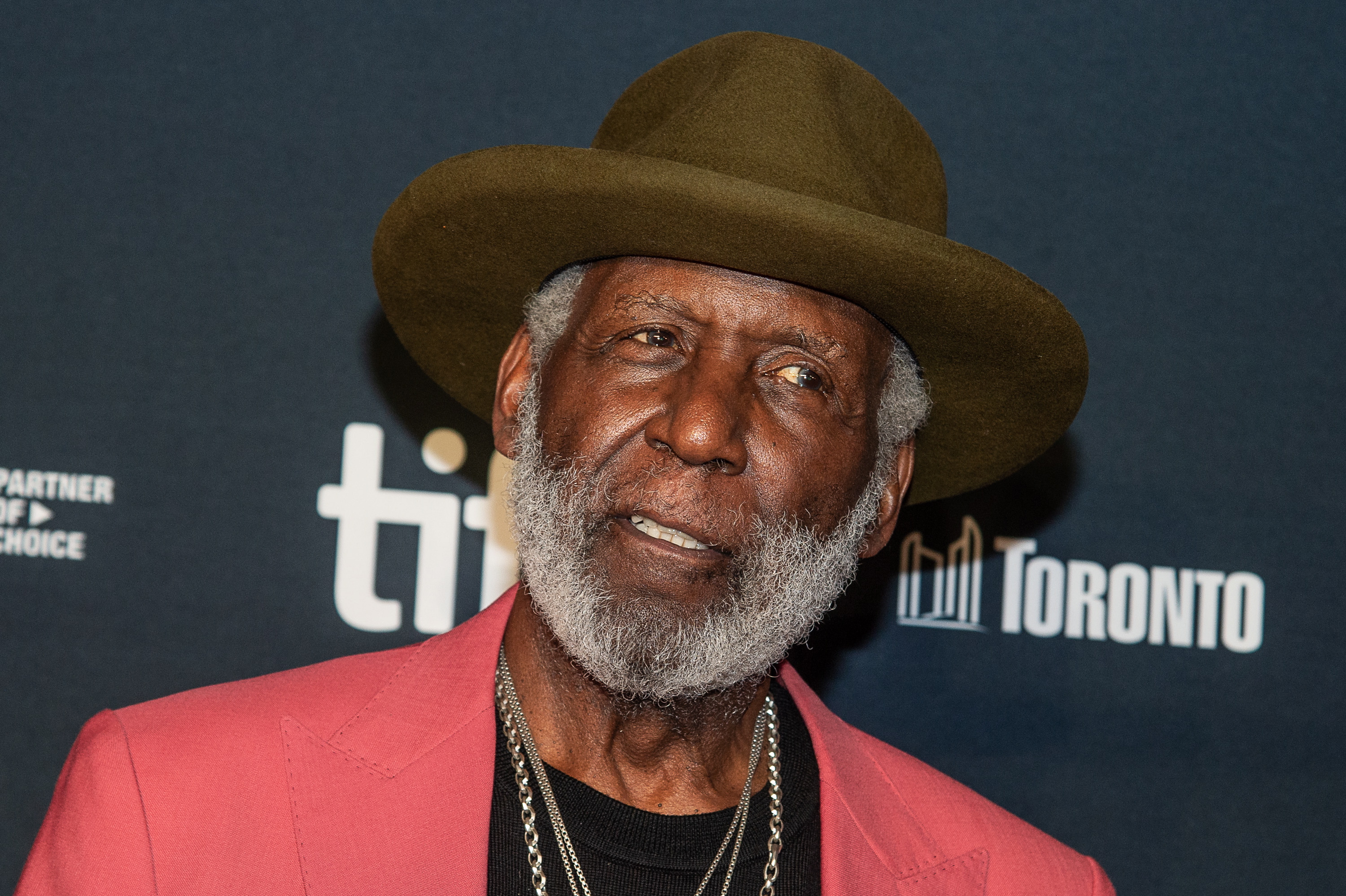 Murió Richard Roundtree, actor de “Shaft” y “primer héroe negro” del cine estadounidense