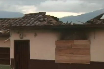 En Medellín un taxista incendió la casa de un pasajero por $6.000