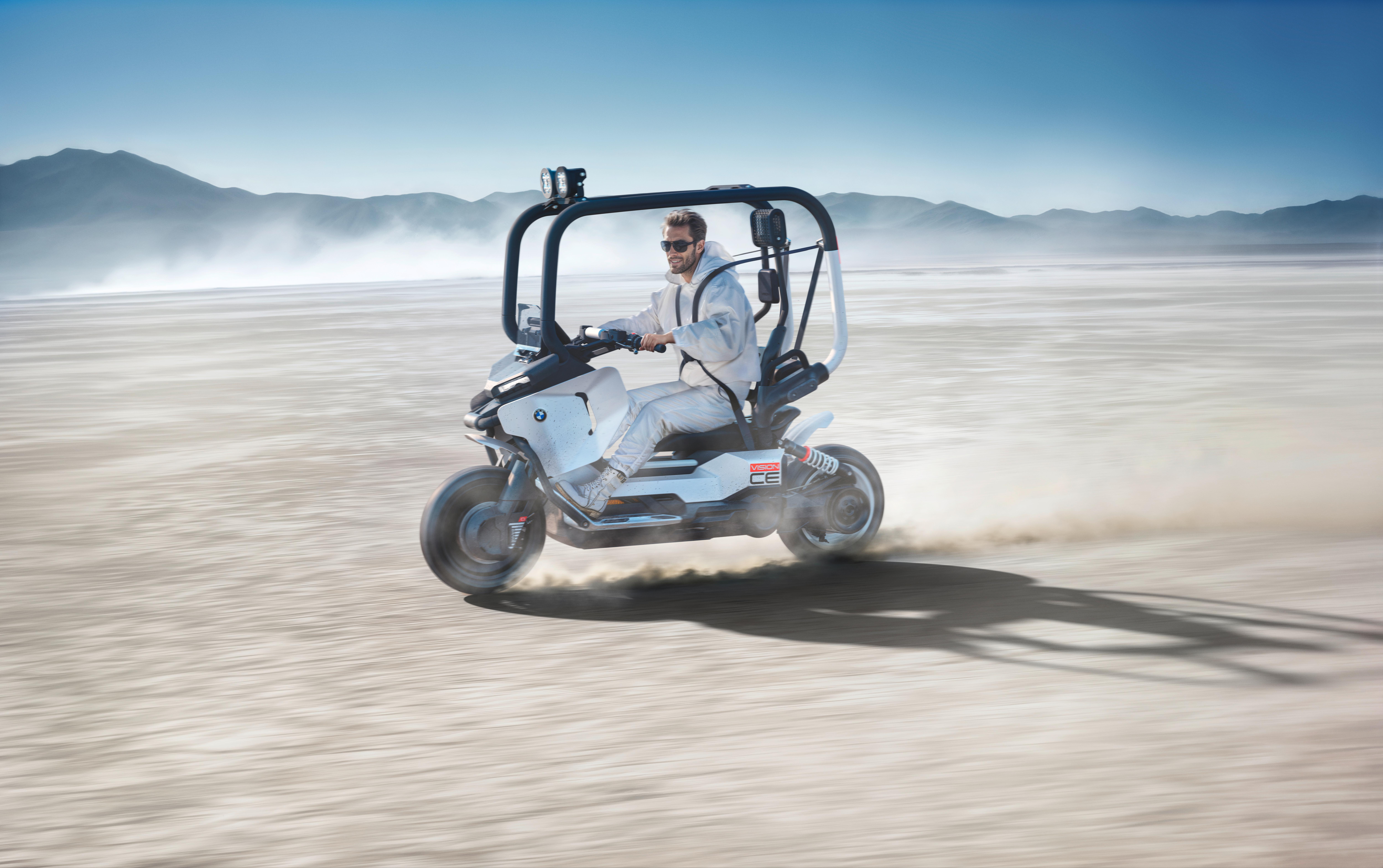 BMW presenta Vision CE, un prototipo de moto que elimina el uso de casco
