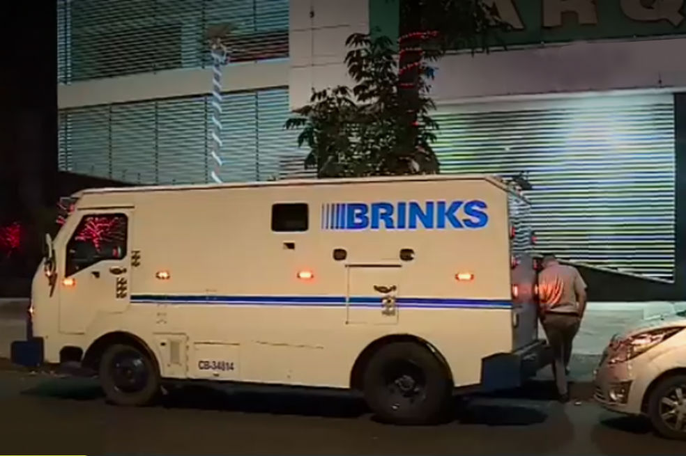 Se roban $200 millones de un carro de valores en Kennedy