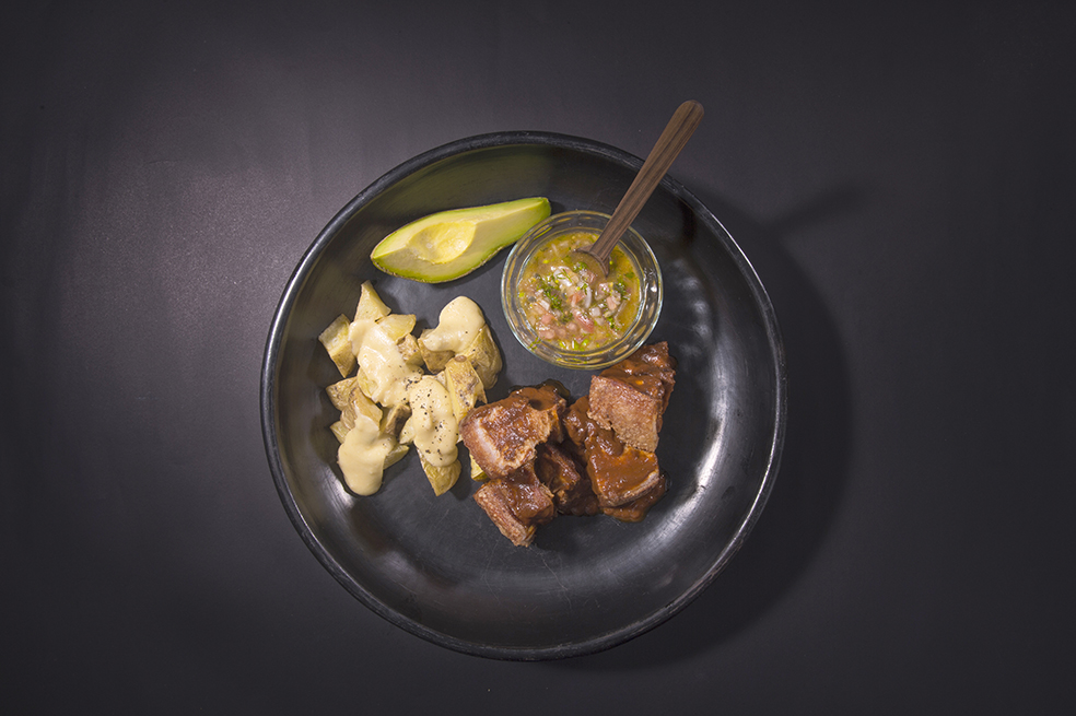 Receta del día: panza de cerdo crocante con salsa de ajíes y maracuyá