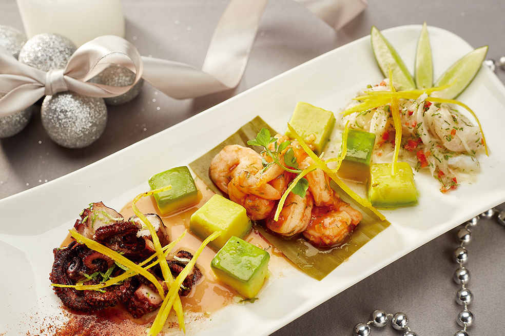 Prepara esta deliciosa receta de mariscos y aguacate en 45 minutos