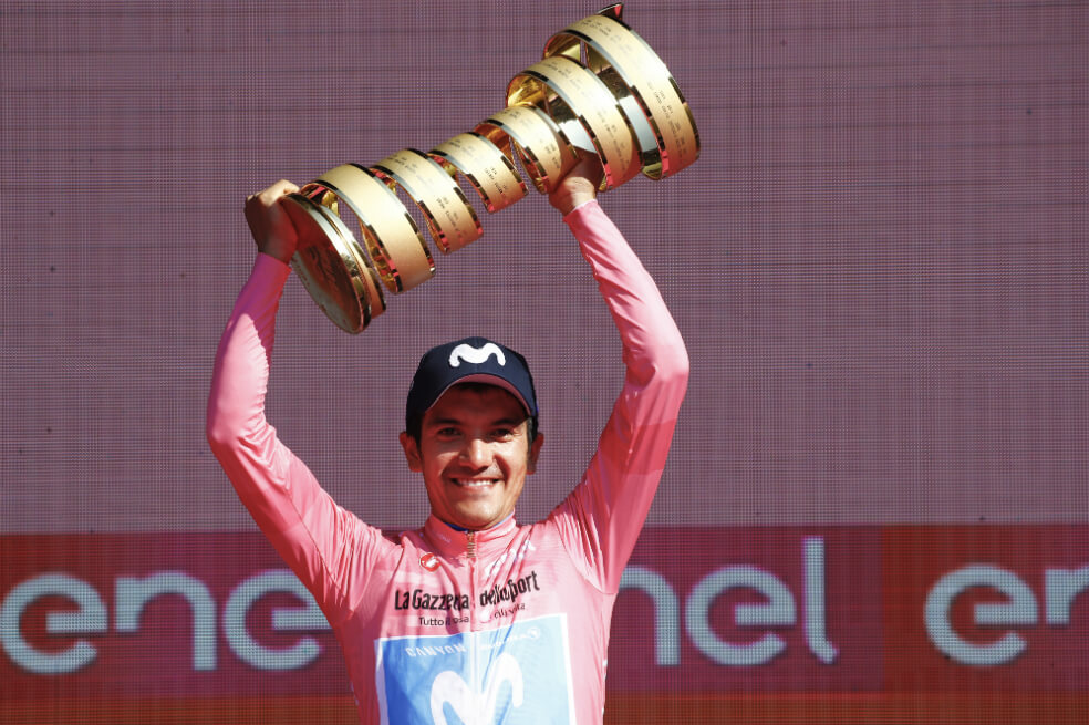 “Carapaz es el gran favorito para ganar el Giro de Italia 2022″: Simon Yates