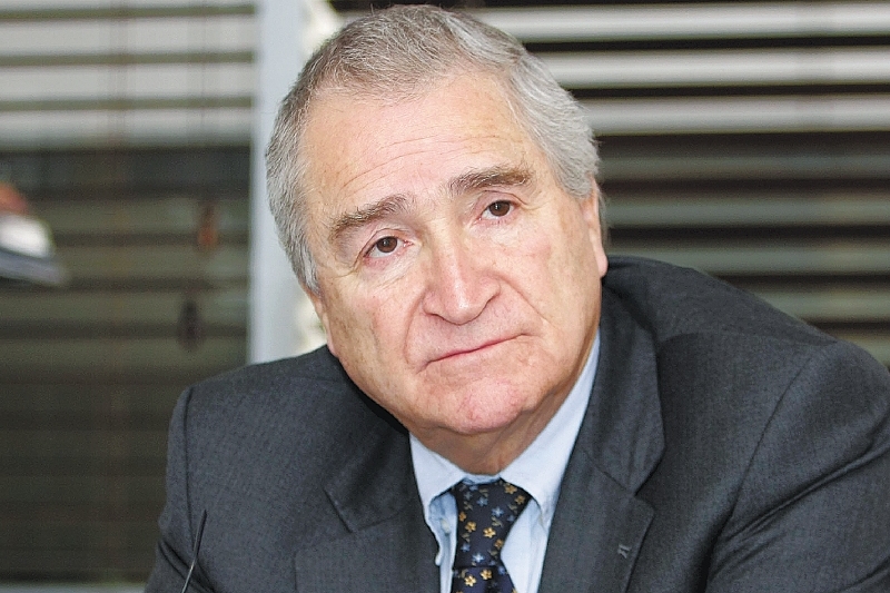Presidente del conservatismo pide a su bancada no apoyar reducción de jornada laboral