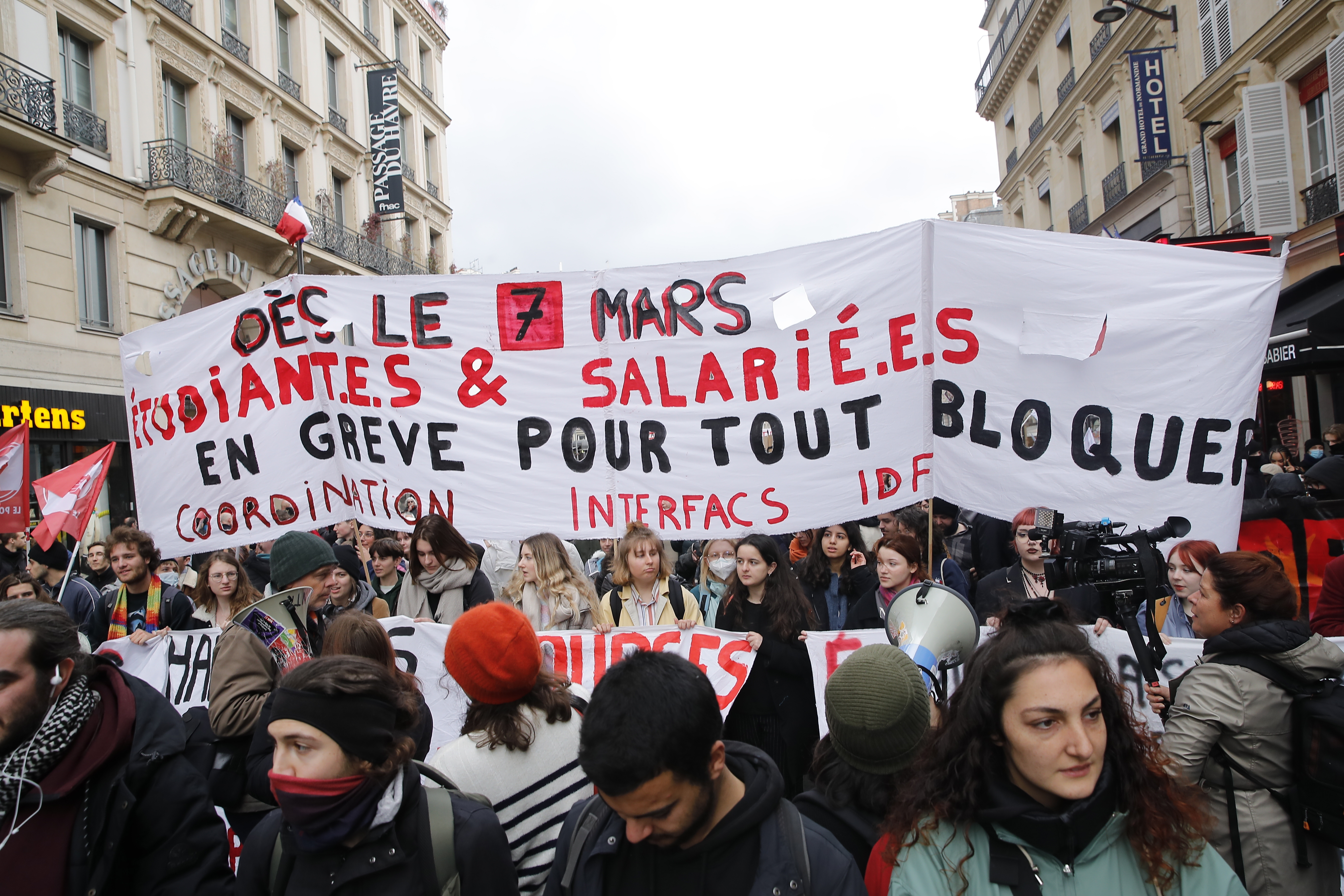 Francia se quedaría sin vuelos el fin de semana por paro antirreforma pensional