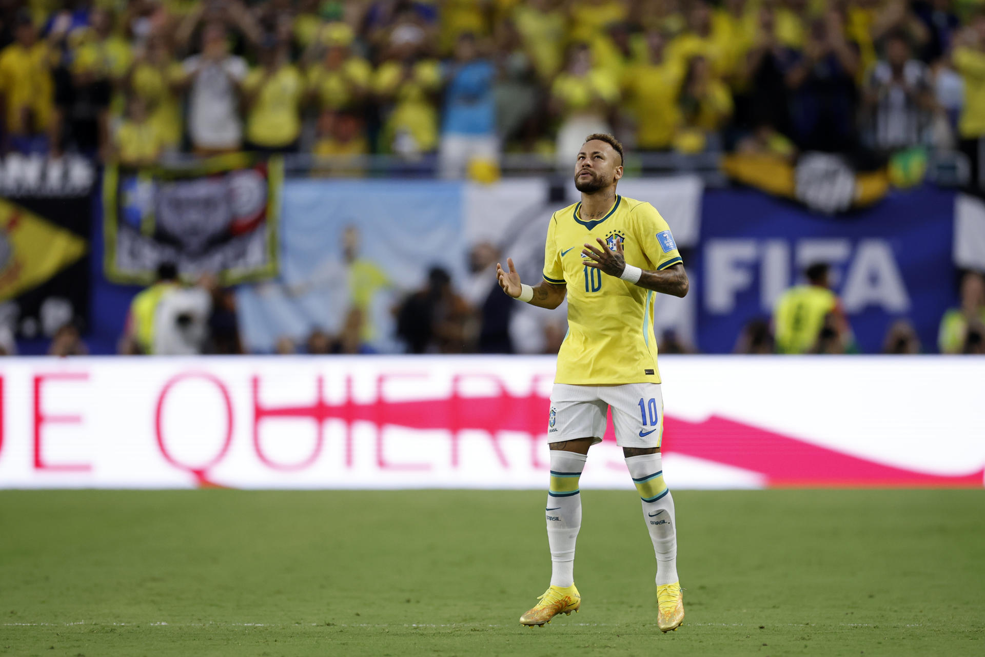 Así fue el regreso de Neymar a la selección de Brasil tras casi tres años de ausencia: video