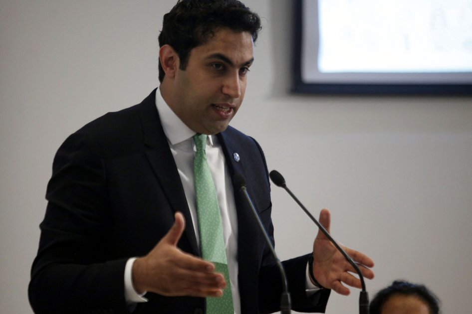 Ahmad Alhendawi, enviado especial de Juventud del secretario general la ONU, Ban Ki-Moon, al celebrar el Día Mundial de la Juventud./ EFE