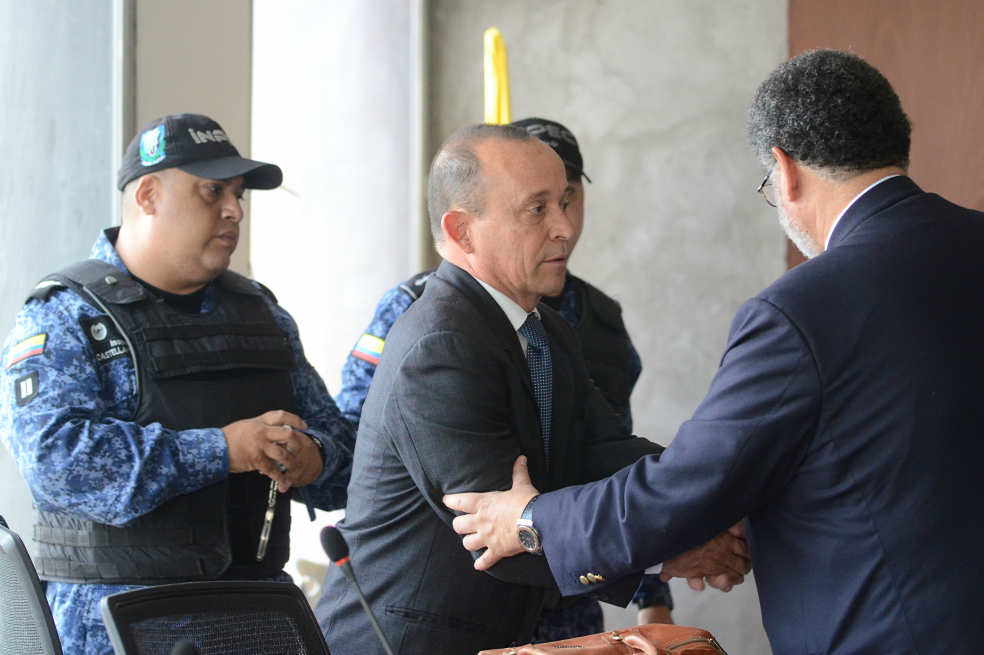 En juicio de Santiago Uribe, "Julián Bolívar" y "Zeus" serán testigos; Álvaro Uribe no