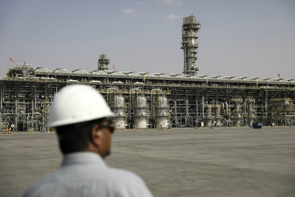 Beneficio de la petrolera Aramco cayó 73,4 % en el segundo trimestre