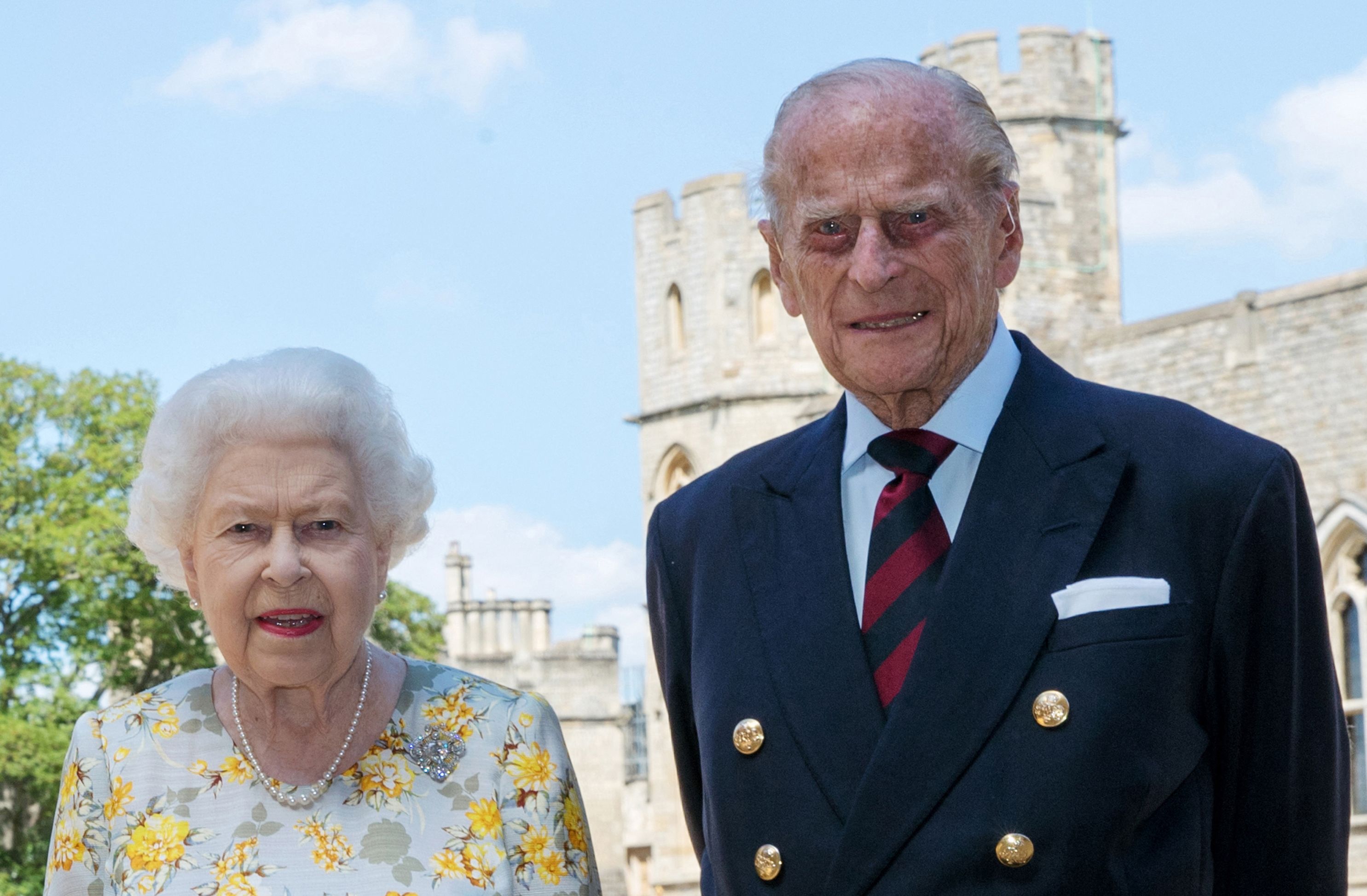 Imagen de la Reina Isabel II junto al Duque de Edinburgo durante la celebración de su cumpleaños número 99.