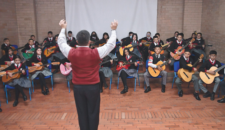 Filarmónica, 10 años llevando música y sueños a niños de colegio distritales
