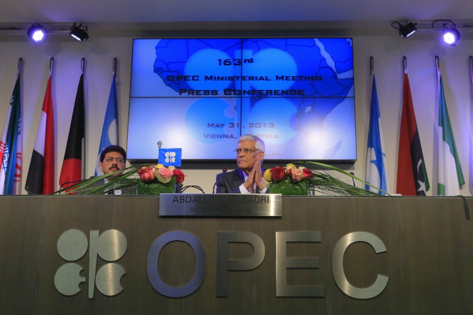 OPEP mantiene sus cuotas y minimiza impacto del petróleo de esquisto