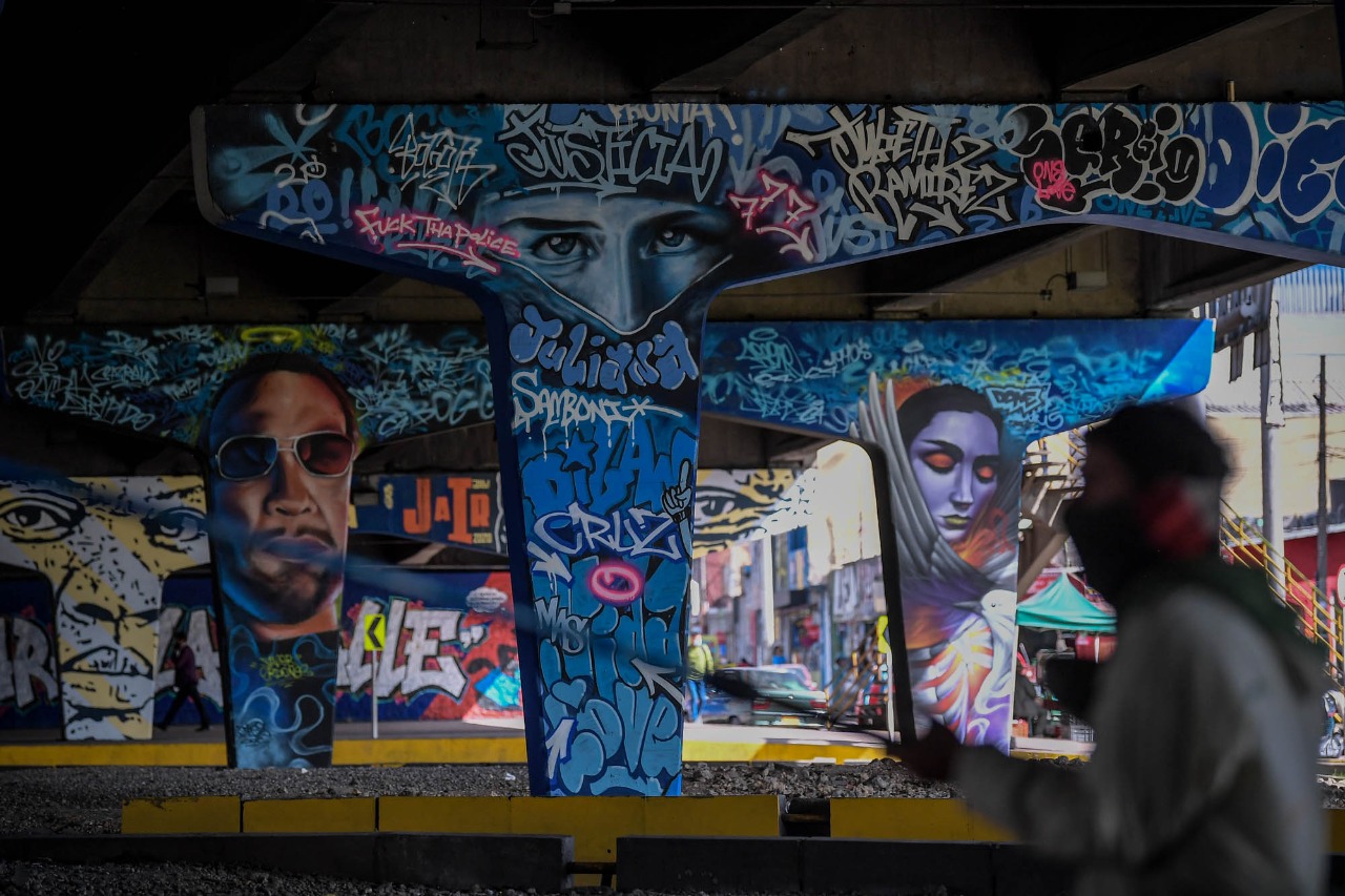 Para el caso de los vehículos que transitan por esta zona, la entidad recomienda que bajen la velocidad para apreciar los retratos.