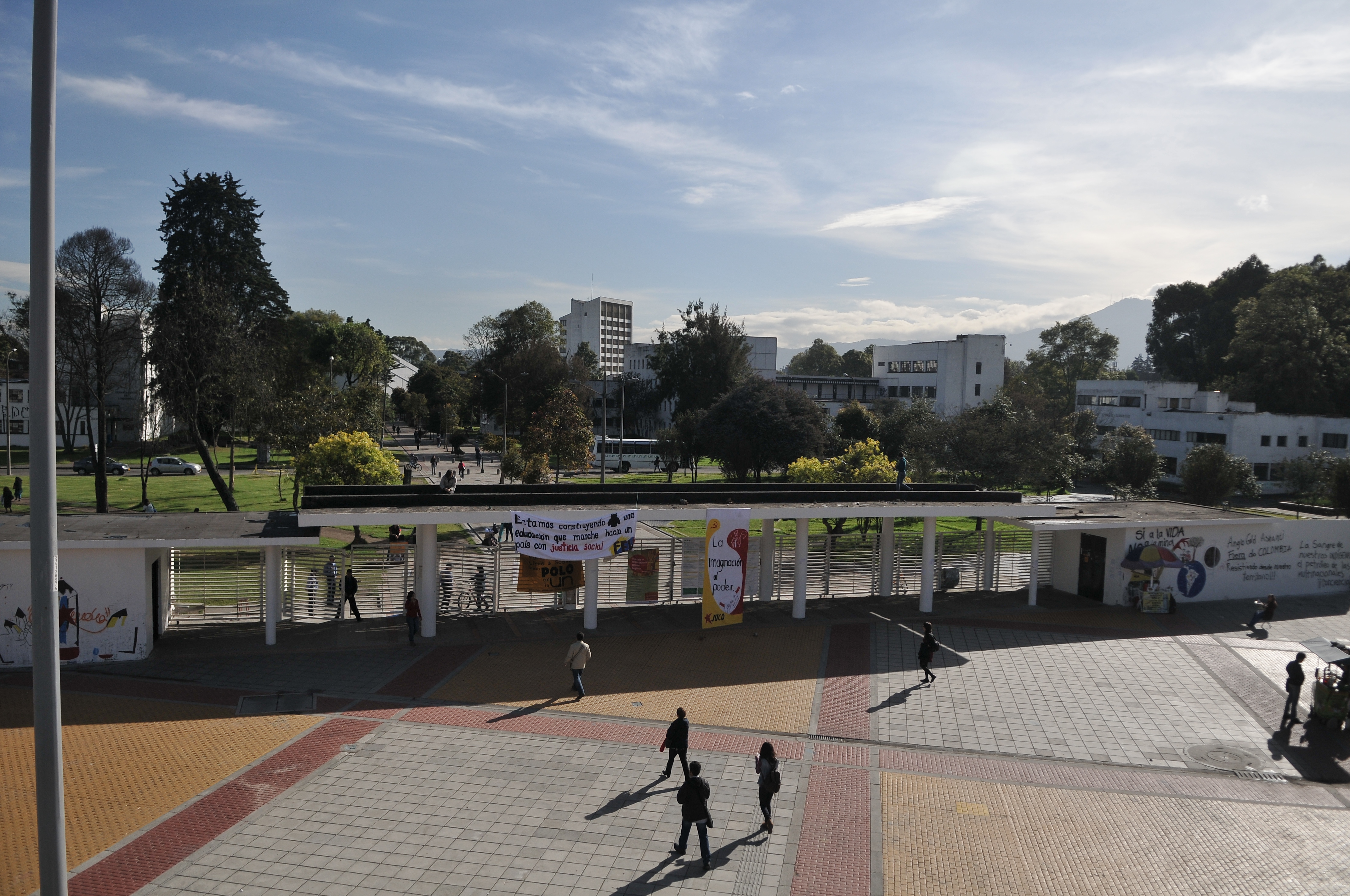Fachada de esta universidad ubicada en Bogotá