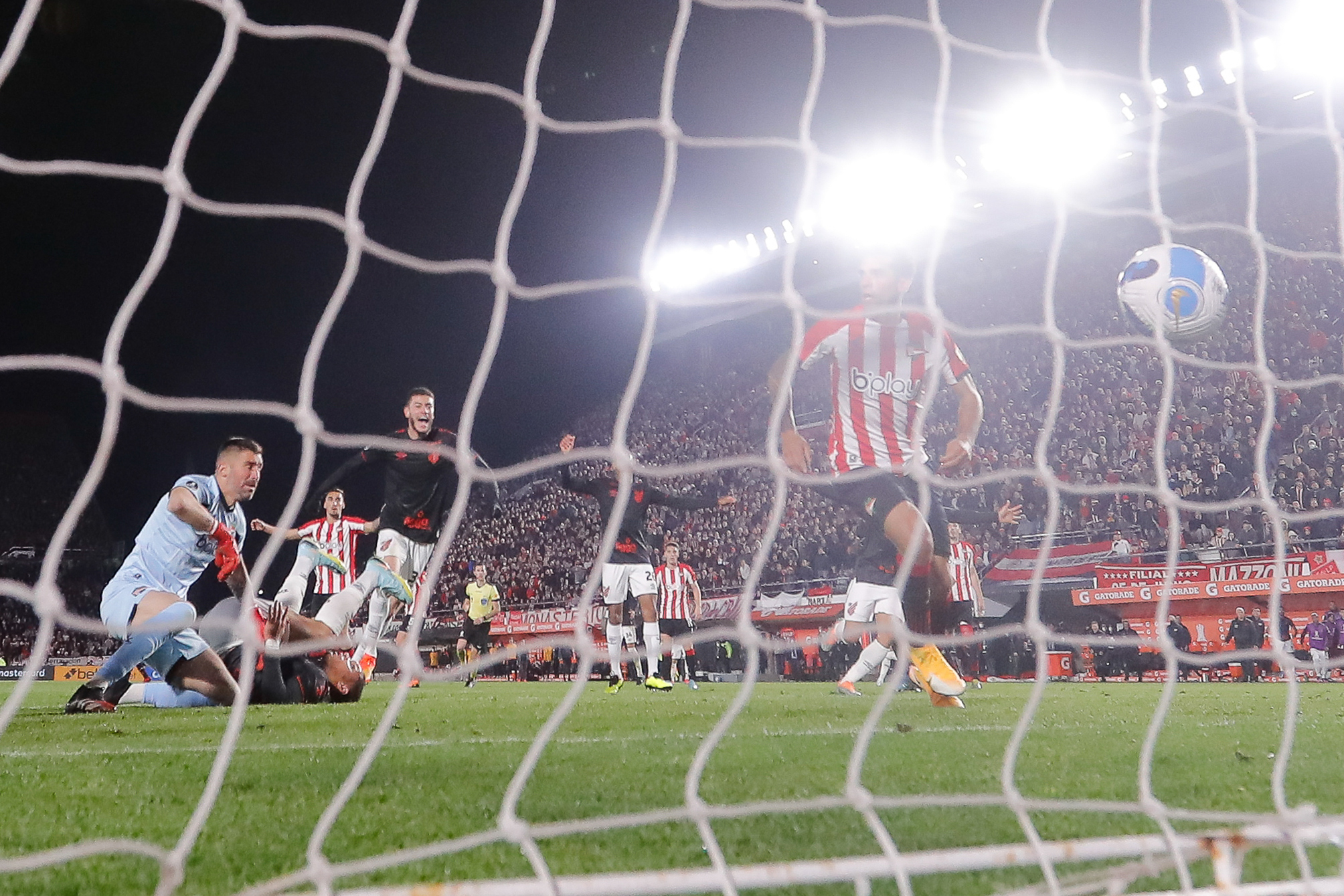 “El último gol gana…” (Fútbol paradójico)