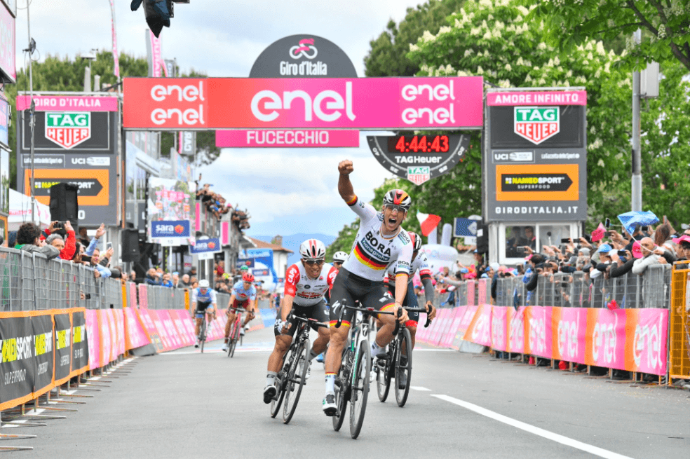 Pascal Ackermann ganó la segunda etapa del Giro de Italia