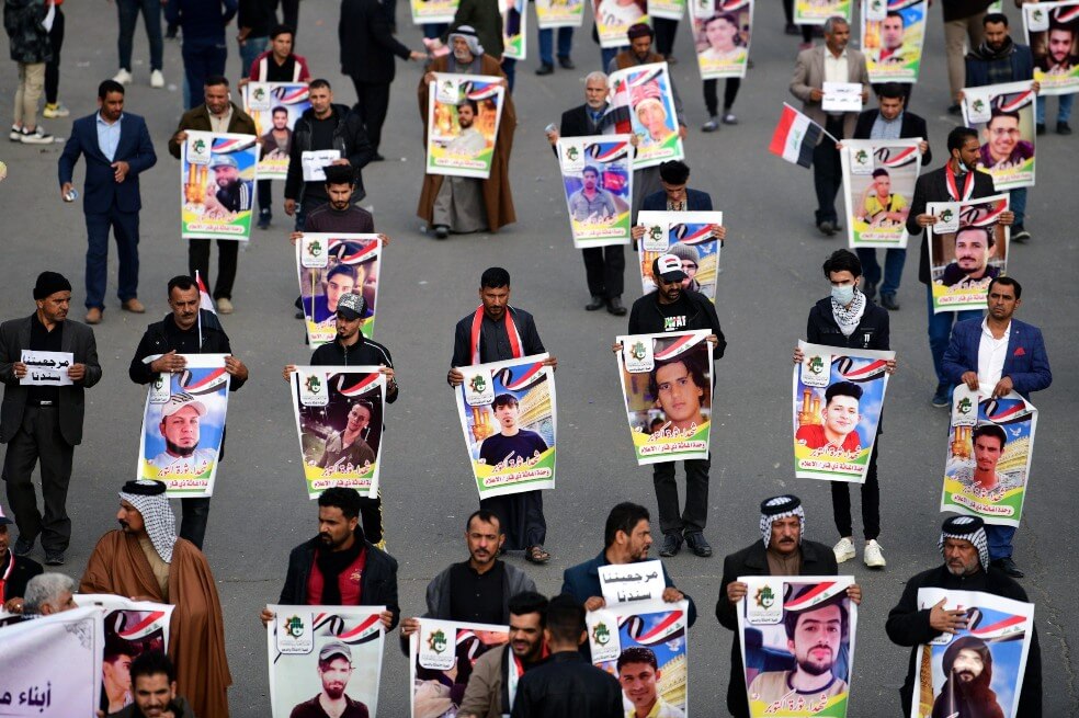 Al menos 16 manifestantes muertos en Bagdad por disparos de desconocidos