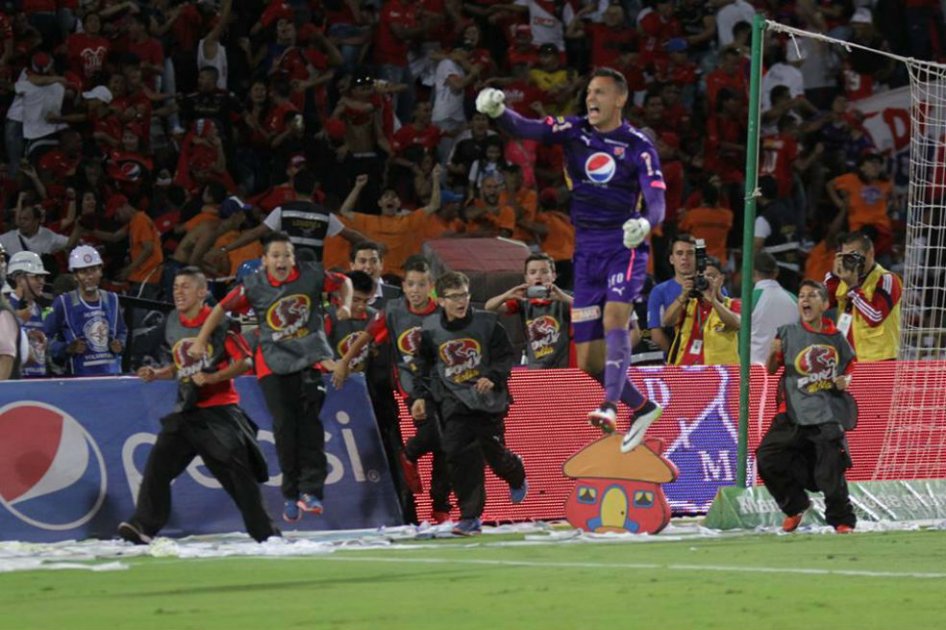David González y una atajada salvadora