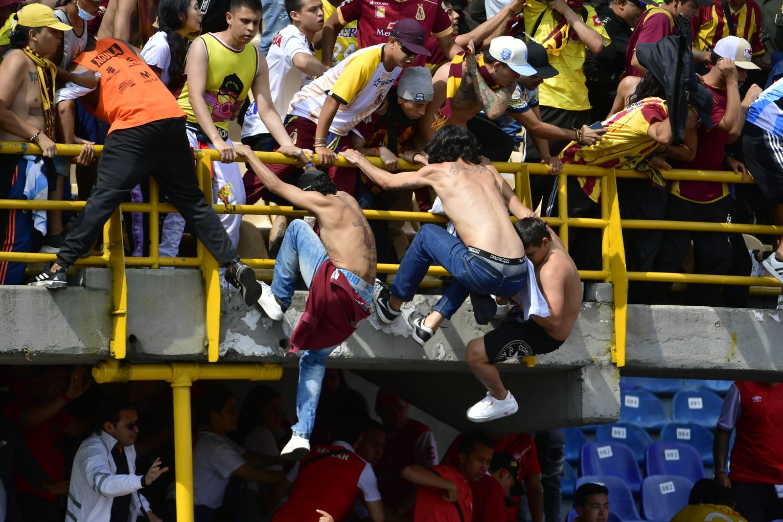 Santa Fe y Tolima se enfrentaban en duelo clave de la fecha 12 de la Liga BetPlay.