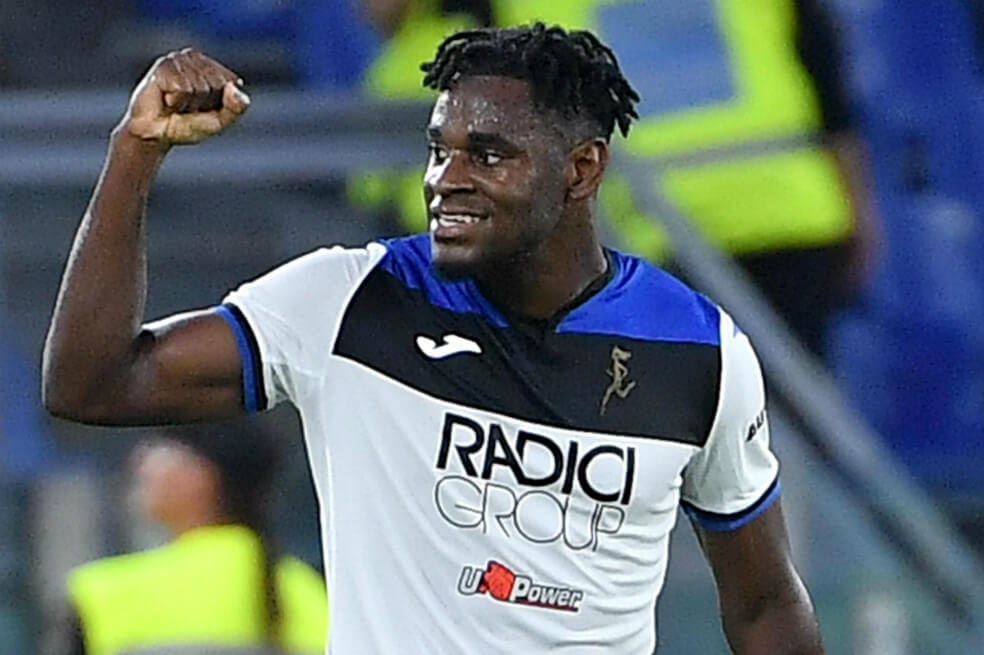 Duván Zapata anotó en triunfo de Atalanta sobre la Roma