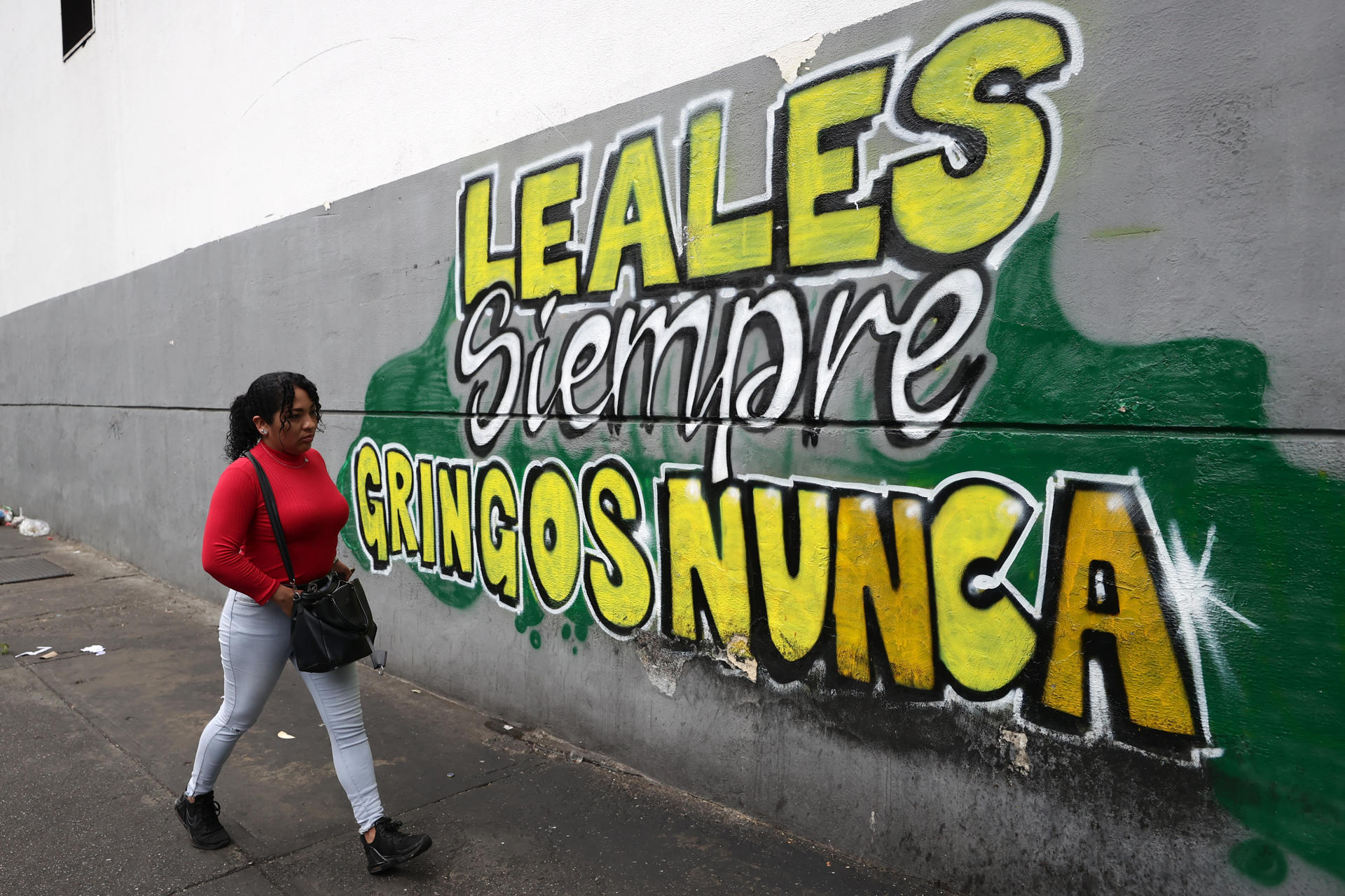 Expectativa y miedo: ciudadanos mantienen su cotidianidad en Venezuela ante la tensión con EE. UU.