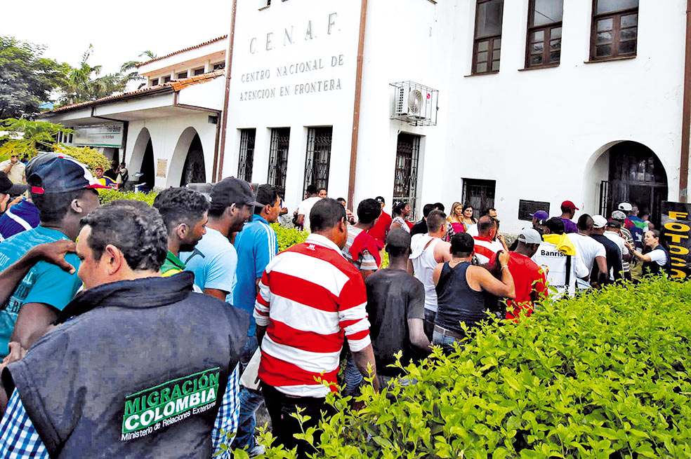 Cerca de 100 ciudadanos colombianos fueron deportados desde Venezuela en un solo día en marzo. EFE