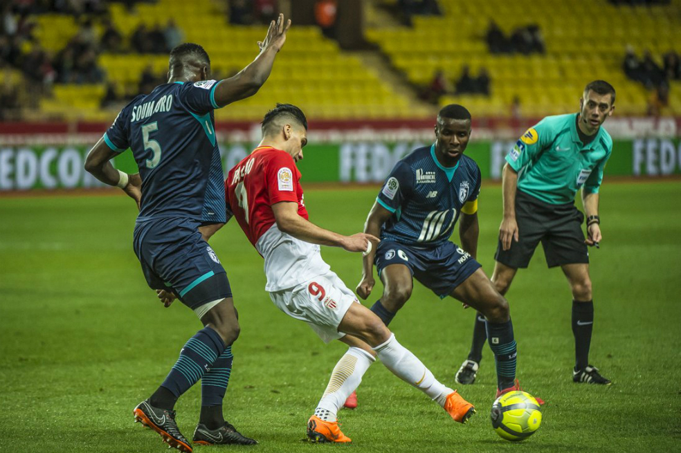 Con el regreso de Falcao García, Mónaco sumó tres puntos frente al Lille