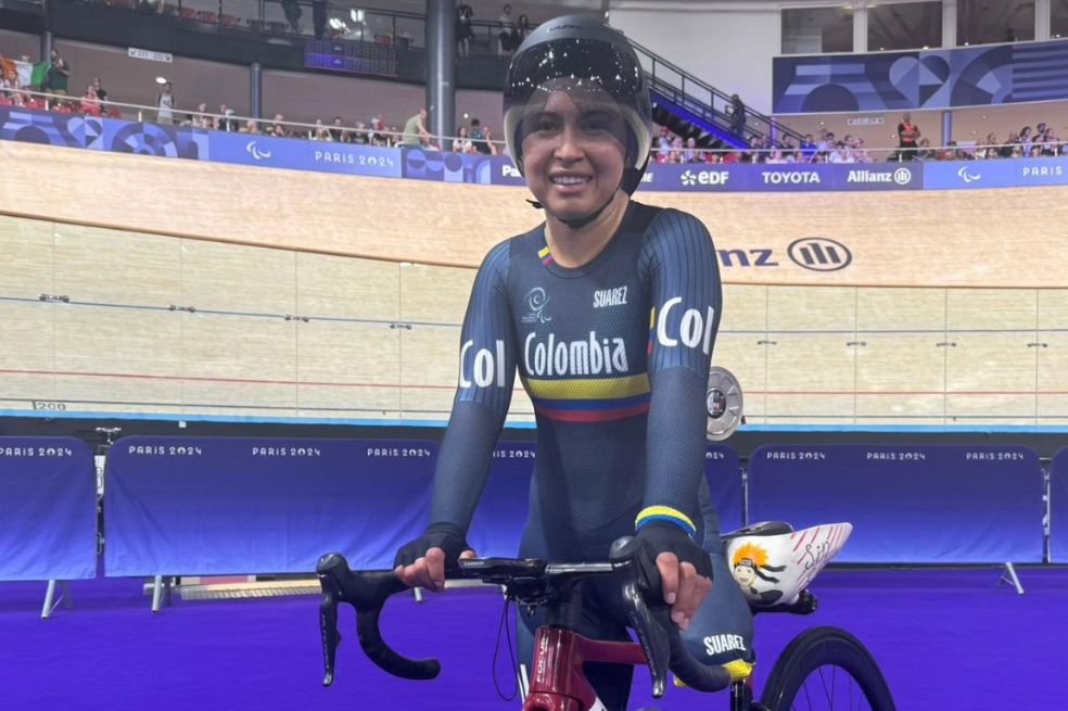 Carolina Munévar en el velódromo Saint-Quentin-en-Yvelines, sede de las pruebas de pista en los Juegos Paralímpicos de París 2024.