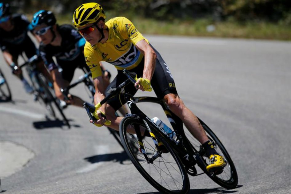 Froome lleva una ventaja de 2:59 minutos sobre el colombiano Nairo Quintana. / EFE