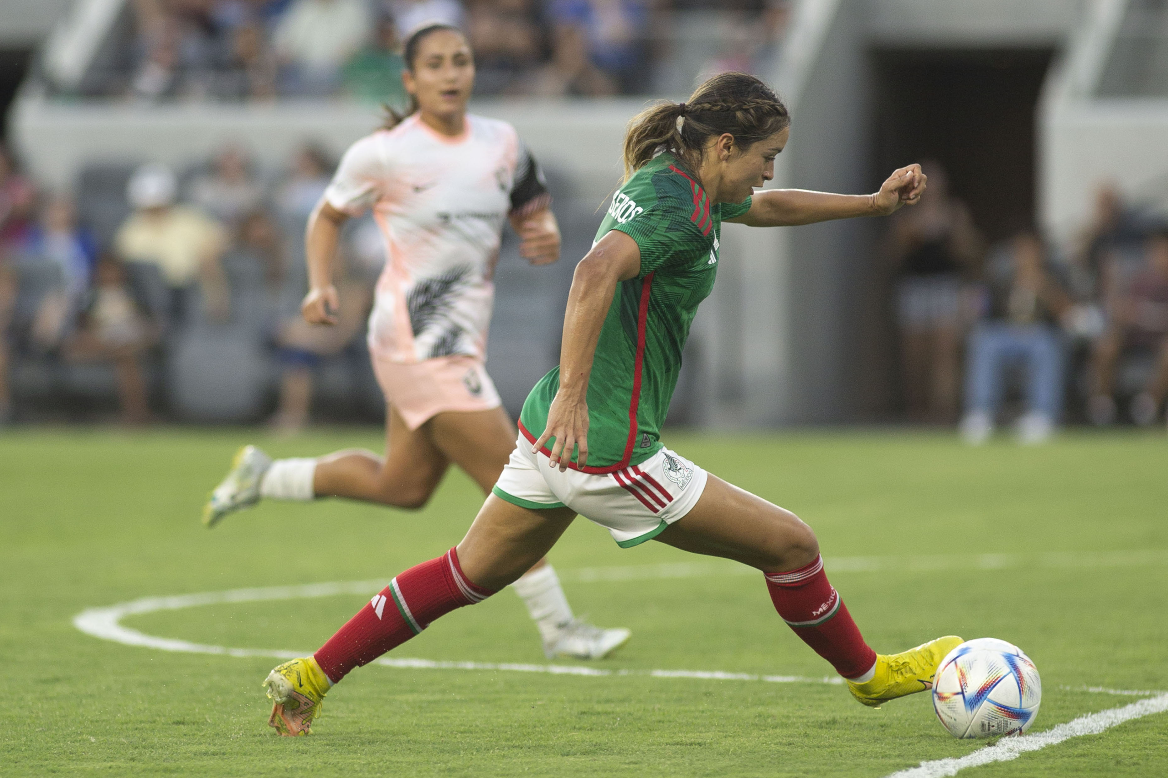Futbolista mexicana migra a la MLS tras meses de acoso